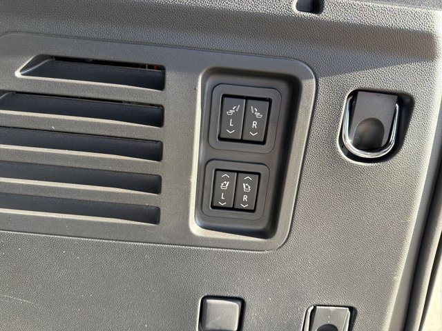 New 2026 Chevrolet Traverse RS w/ LPO, Floor Liner Package image 37