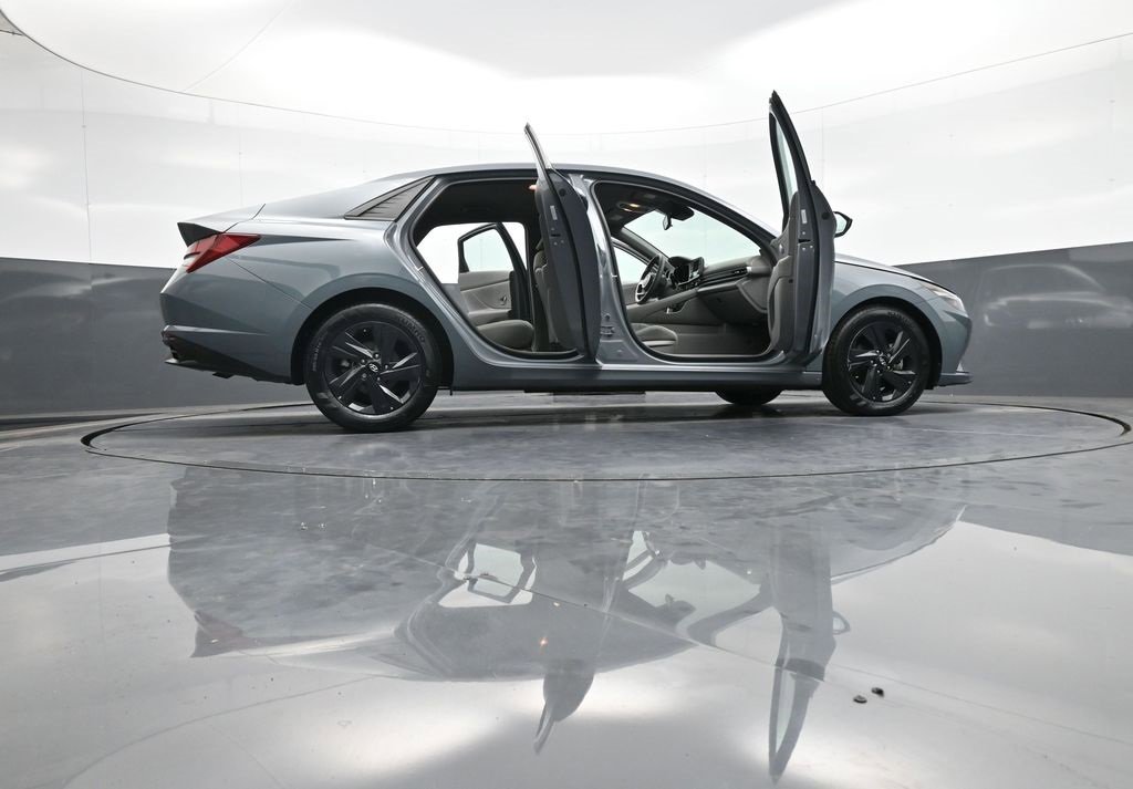 Certified 2022 Hyundai Elantra SEL w/ Cargo Package image 47