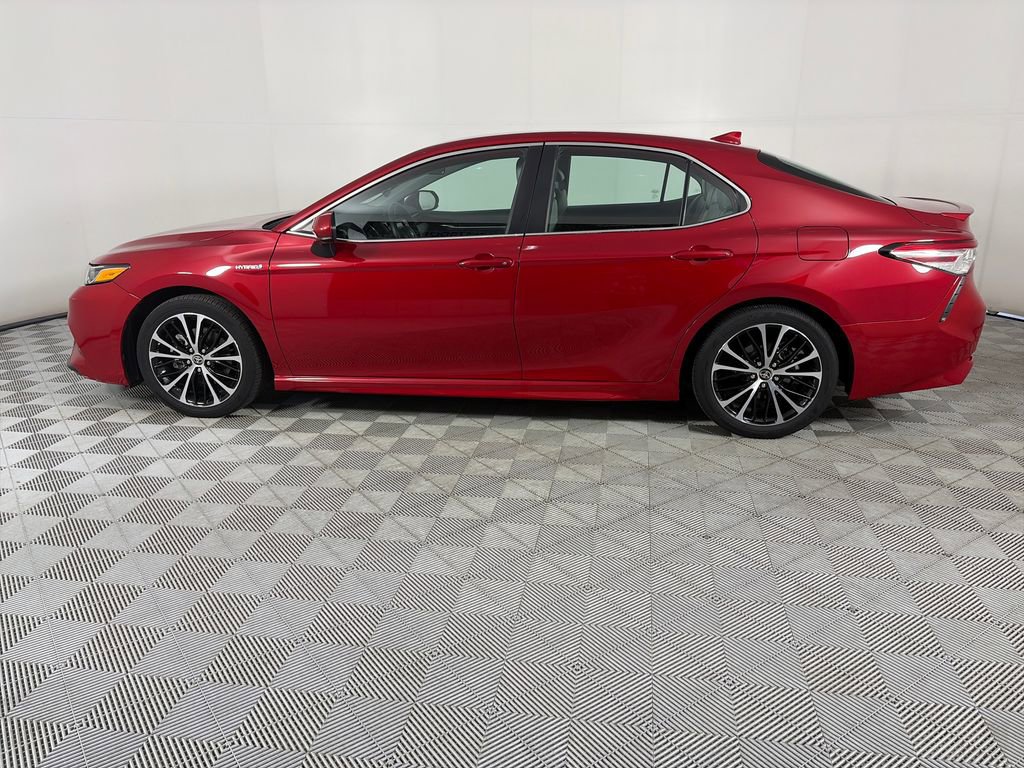 Used 2020 Toyota Camry SE w/ Carpet Mat Package FWD image 4