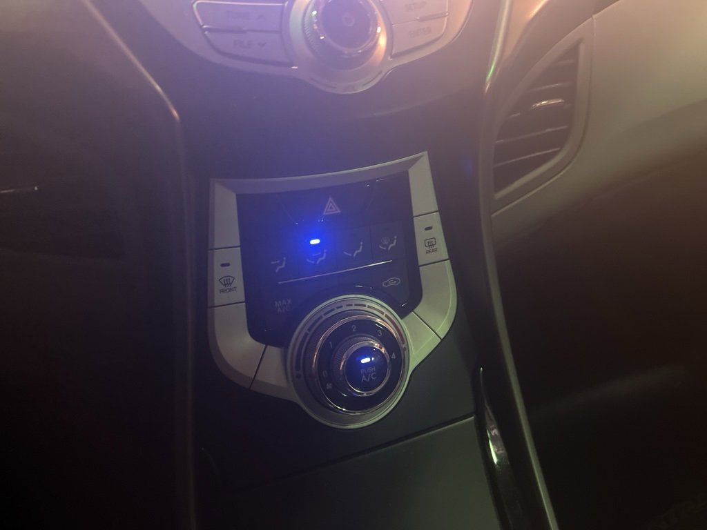 Used 2012 Hyundai Elantra GLS image 3