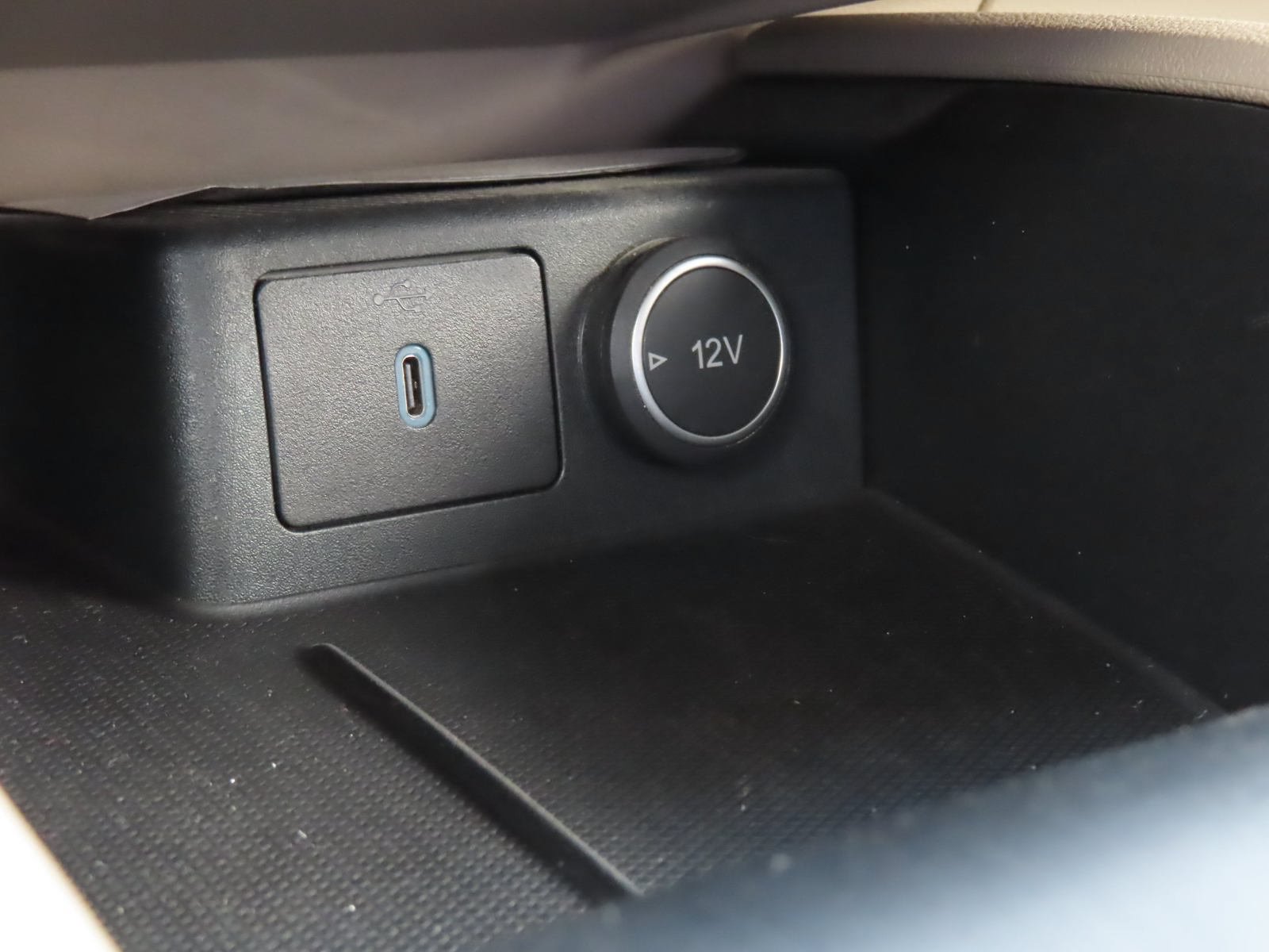 Used 2020 Ford Escape Titanium AWD/4WD image 32
