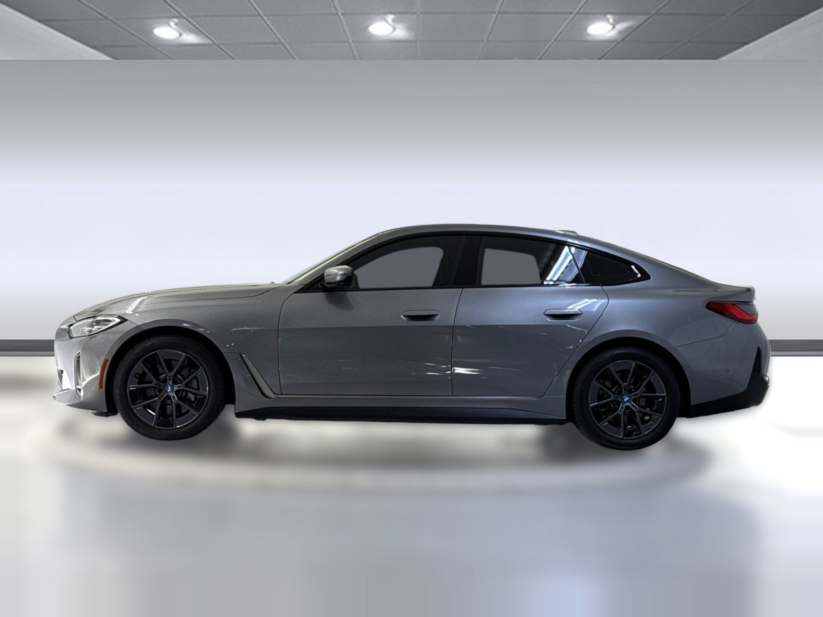 Used 2023 BMW i4 eDrive40 w/ Premium Package RWD image 2