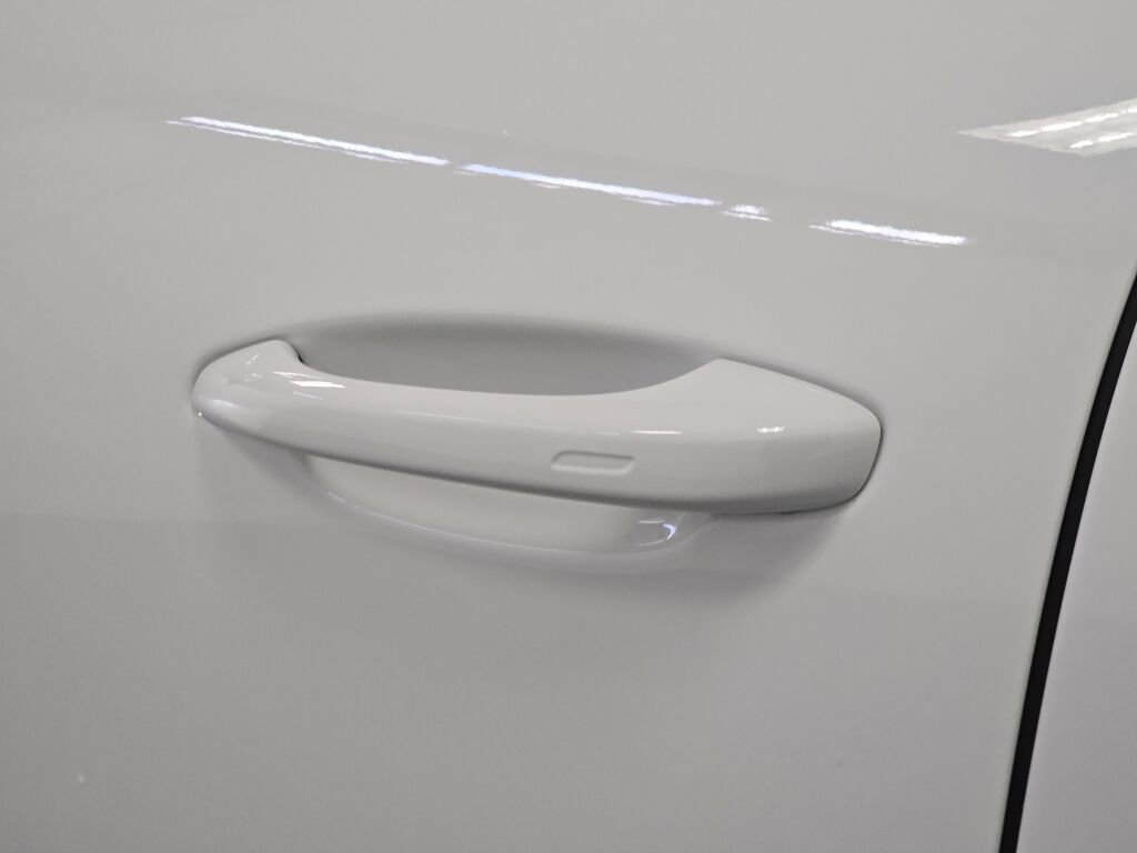 New 2026 Porsche Cayenne image 25