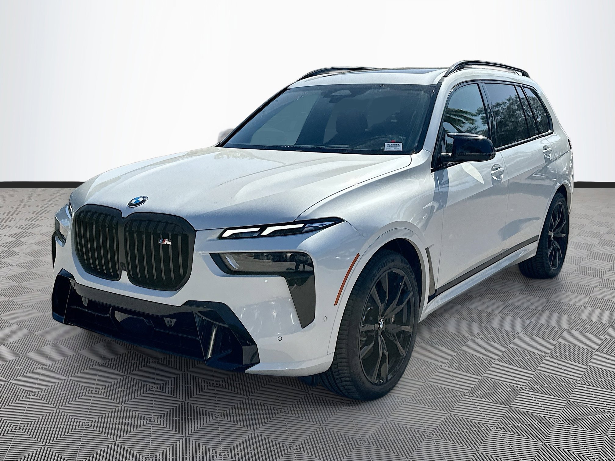 New 2026 BMW X7 M60i w/ Executive Package image 3