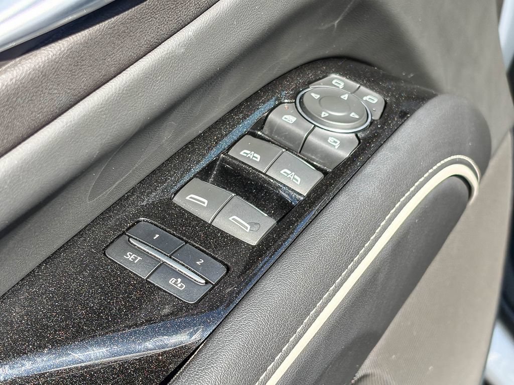 Used 2022 Cadillac Escalade Premium Luxury AWD/4WD image 42
