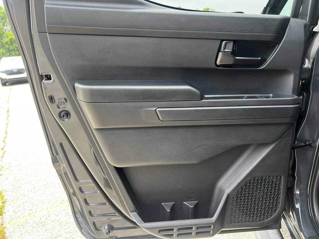 Used 2025 Toyota Tacoma SR5 AWD/4WD image 22