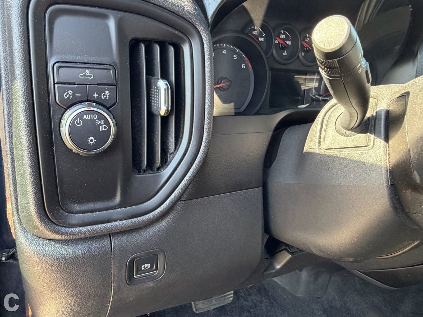 Used 2020 Chevrolet Silverado 1500 Custom w/ Infotainment Package RWD image 14