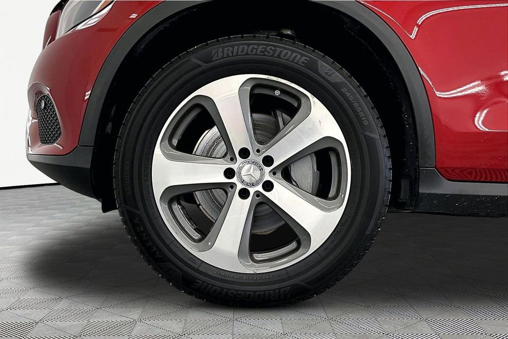 Used 2017 Mercedes-Benz GLC 300 4MATIC image 9