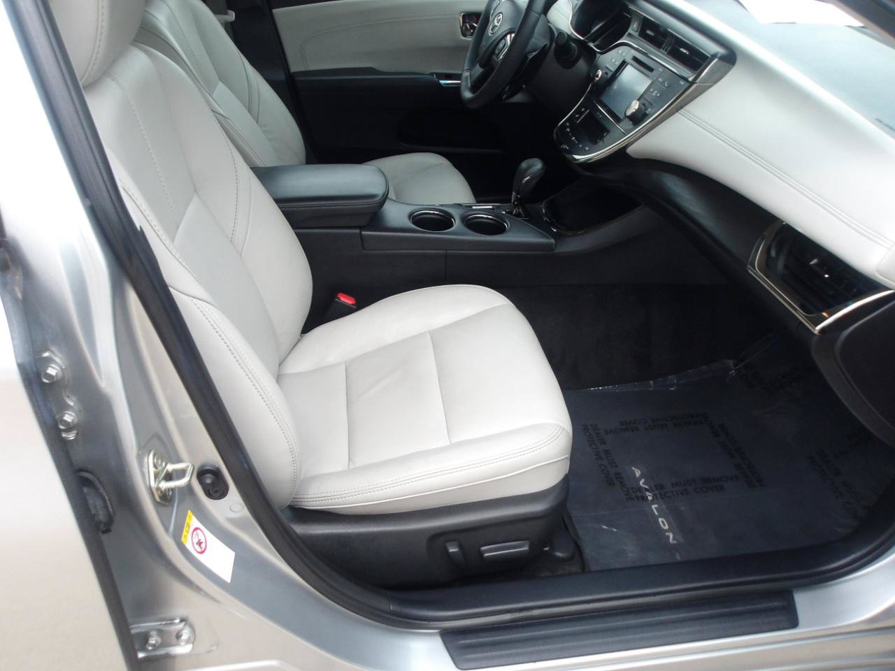 Used 2016 Toyota Avalon XLE FWD image 10