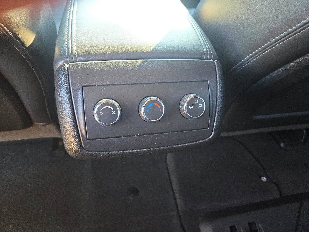 Used 2014 Buick Enclave Leather image 12