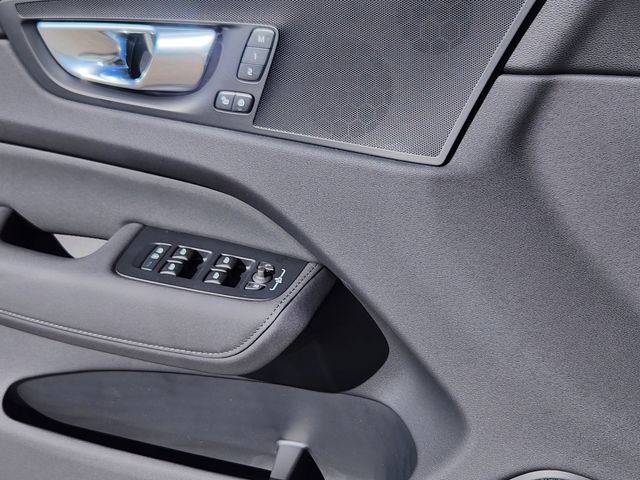 New 2026 Volvo XC60 B5 Plus w/ Climate Package AWD/4WD image 8