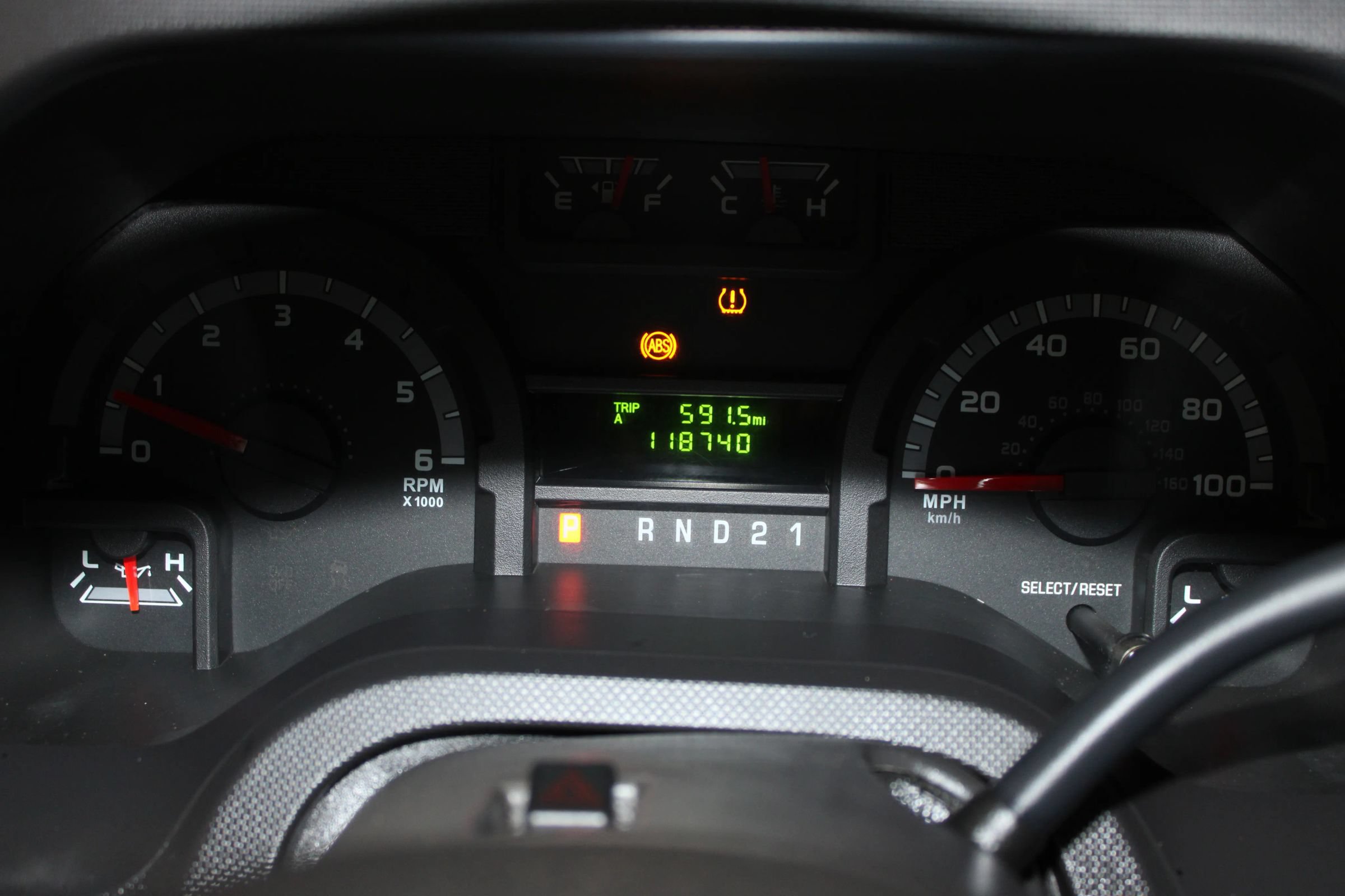 Used 2009 Ford E-350 and Econoline 350 Super Duty RWD image 11