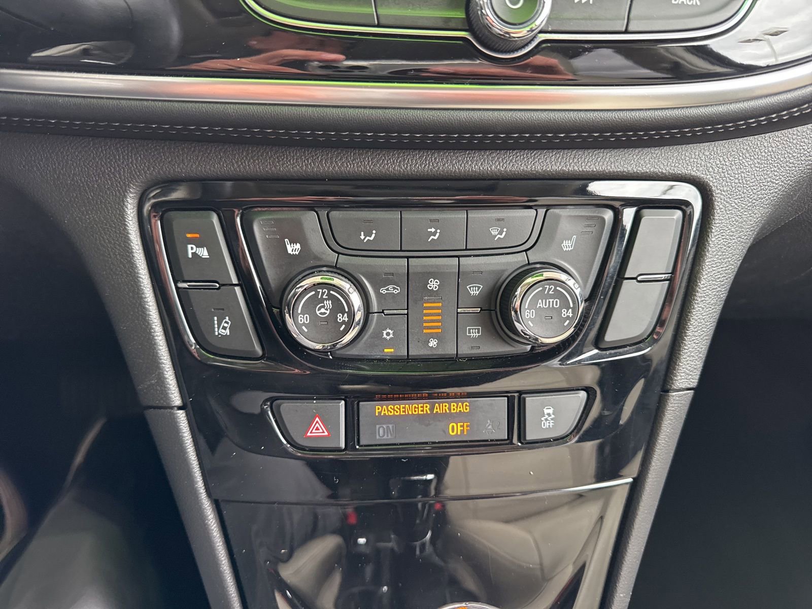 Used 2017 Buick Encore Premium w/ Experience Buick Package image 29