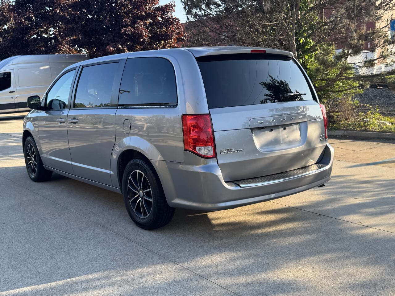 Used 2018 Dodge Grand Caravan GT FWD image 4