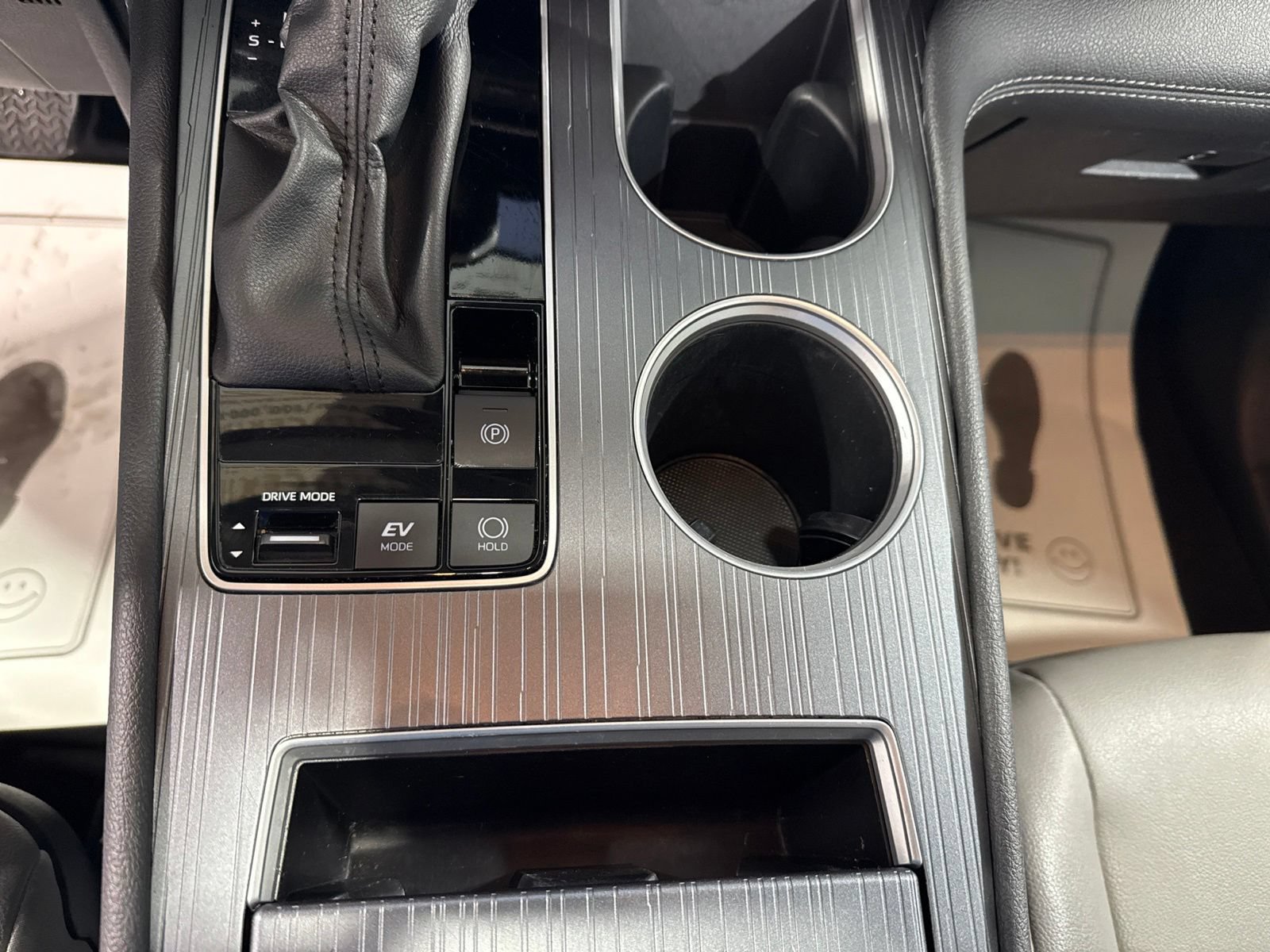 Used 2025 Toyota Sienna XLE FWD image 37