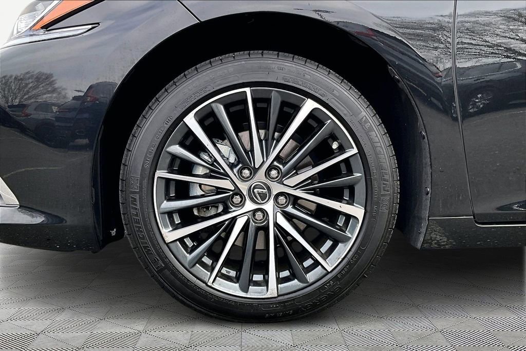 Used 2024 Lexus ES 350 w/ Premium Package image 24