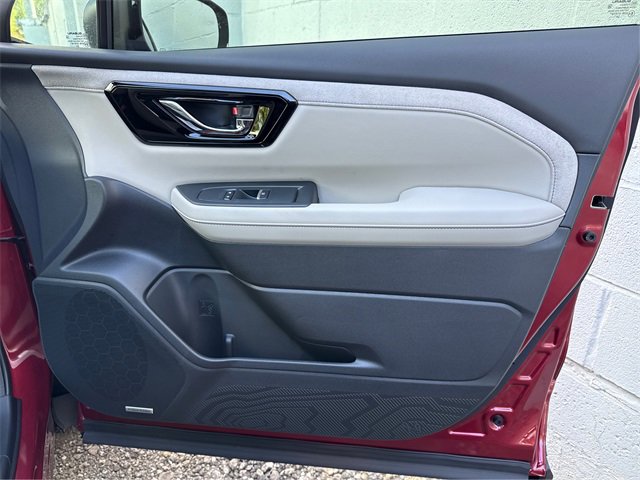 Used 2025 Subaru Forester Limited image 25
