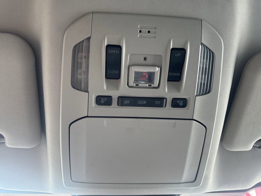 Used 2021 Toyota Highlander Limited AWD/4WD image 16