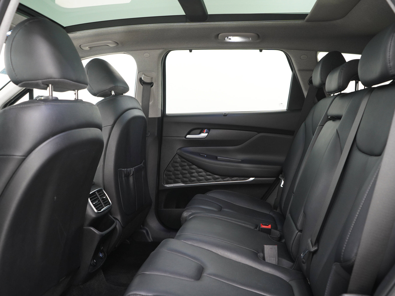 Used 2019 Hyundai Santa Fe Limited AWD/4WD image 20
