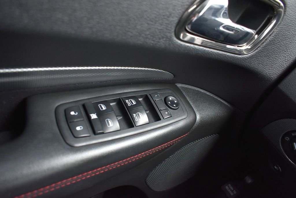 Used 2018 Dodge Durango GT image 25