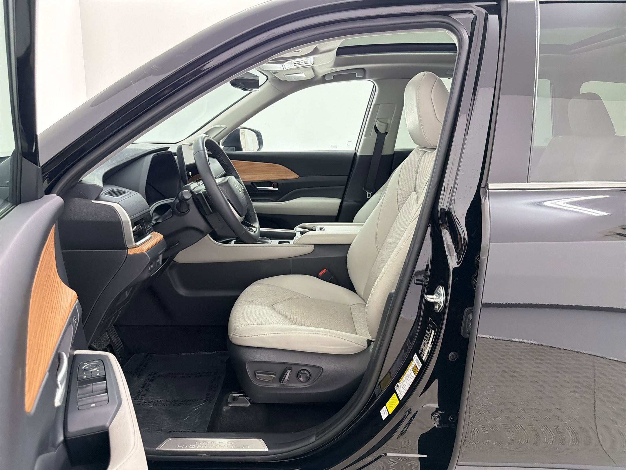 Used 2024 Toyota Grand Highlander Platinum image 5