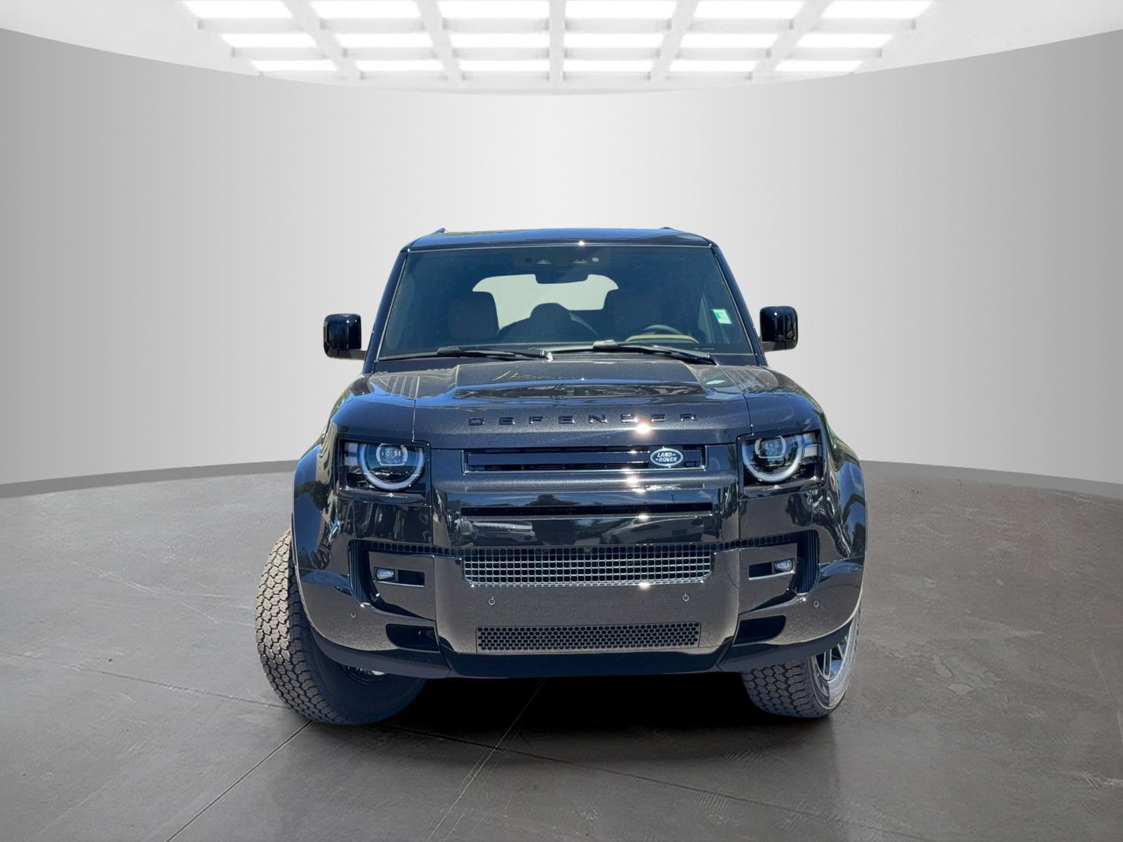 New 2026 Land Rover Defender 110 X-Dynamic SE AWD/4WD image 2