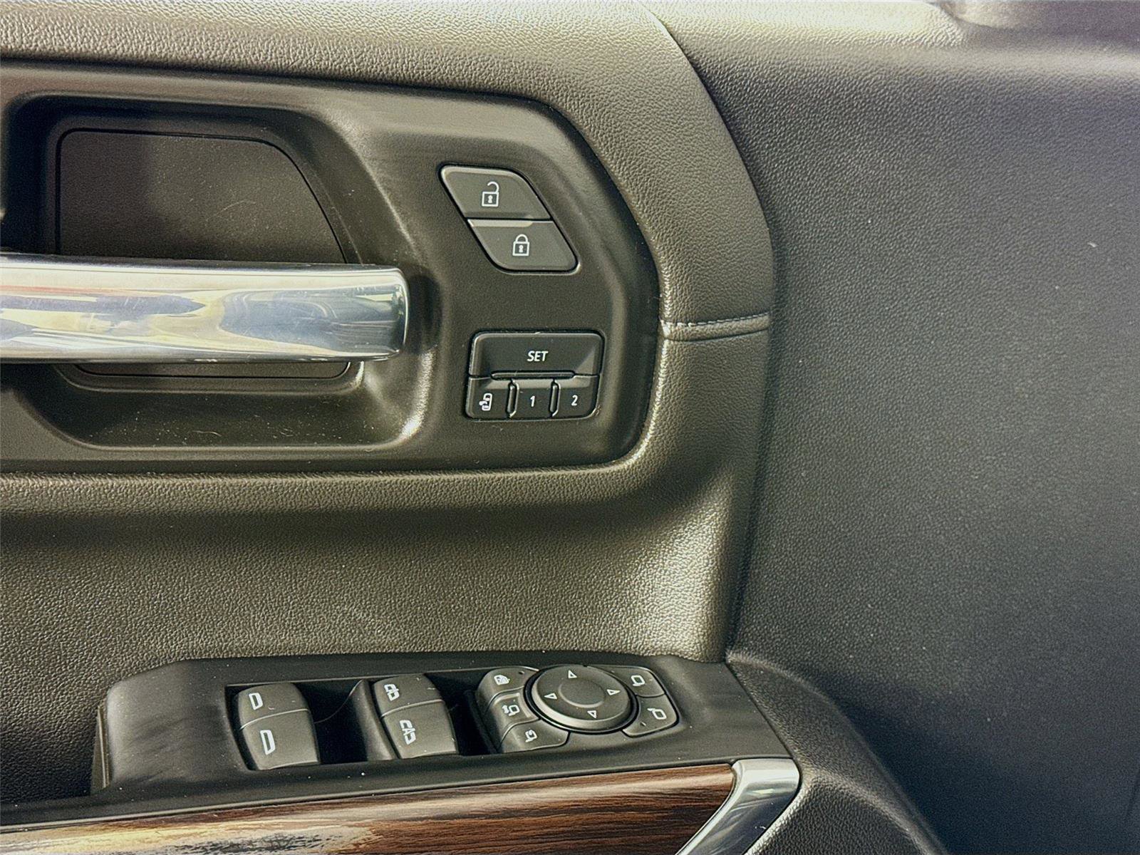 Used 2022 GMC Sierra 2500 SLT w/ SLT Convenience Package image 11