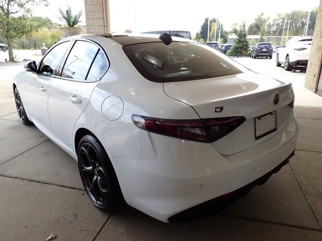 New 2025 Alfa Romeo Giulia AWD w/ Driving Assist Package image 3