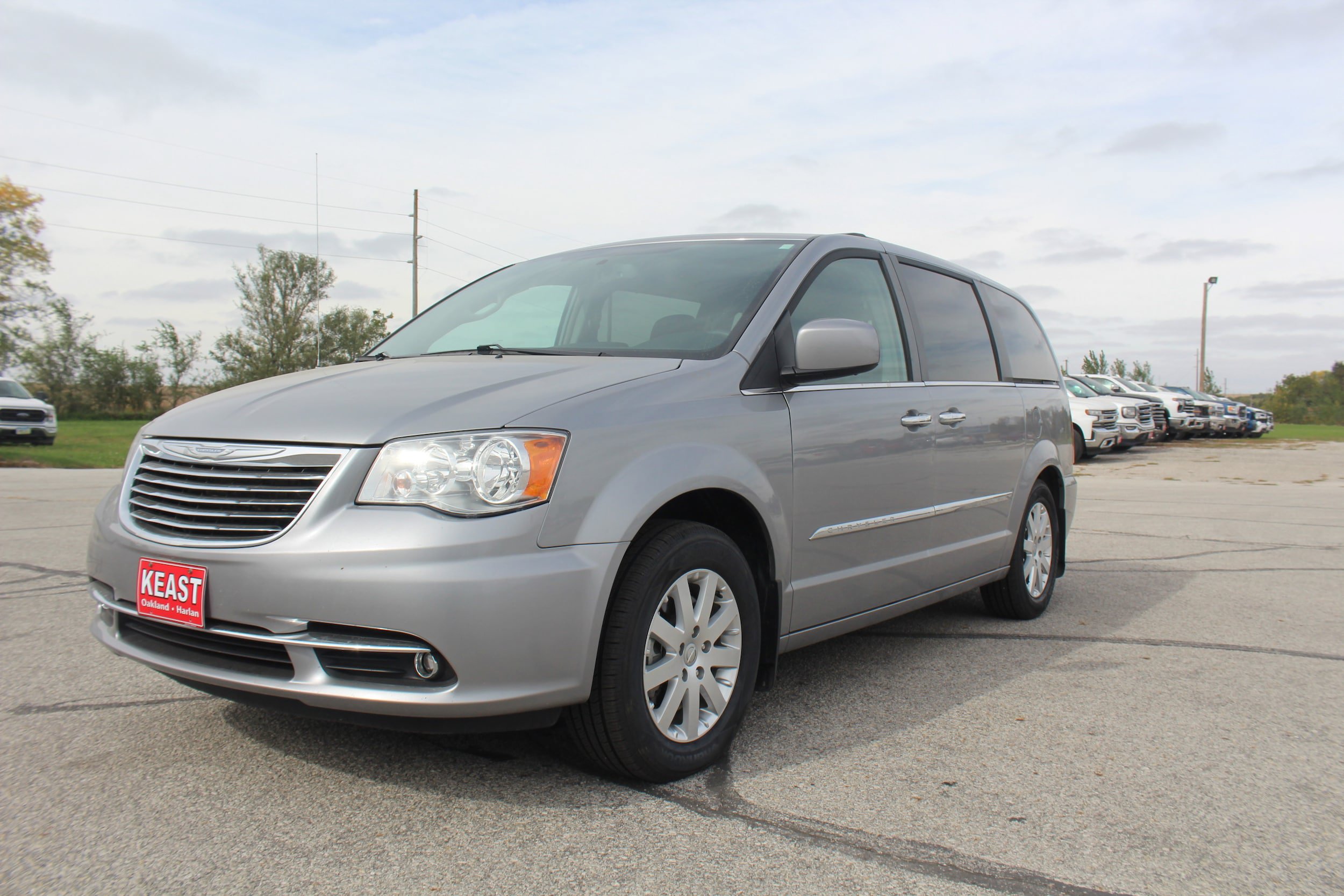 Used 2015 Chrysler Town & Country Touring w/ Trailer Tow Group