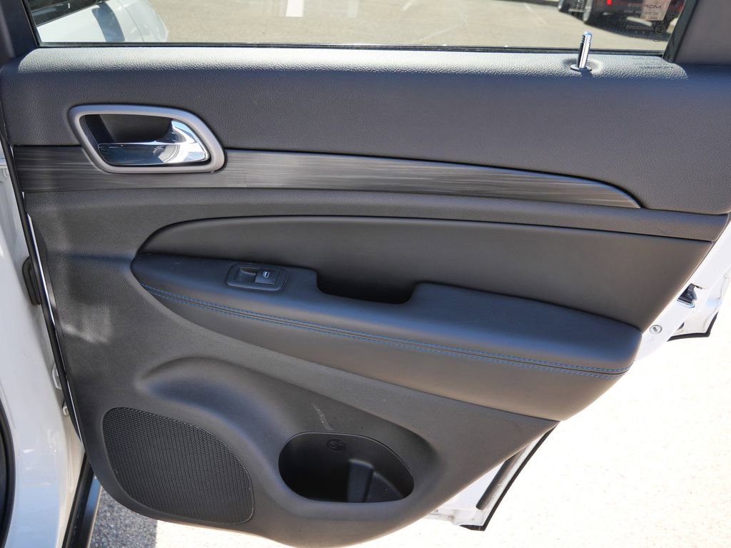 Used 2019 Jeep Grand Cherokee Laredo image 20