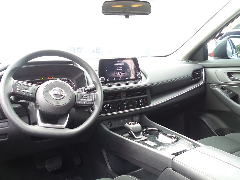 Used 2024 Nissan Rogue S FWD image 23