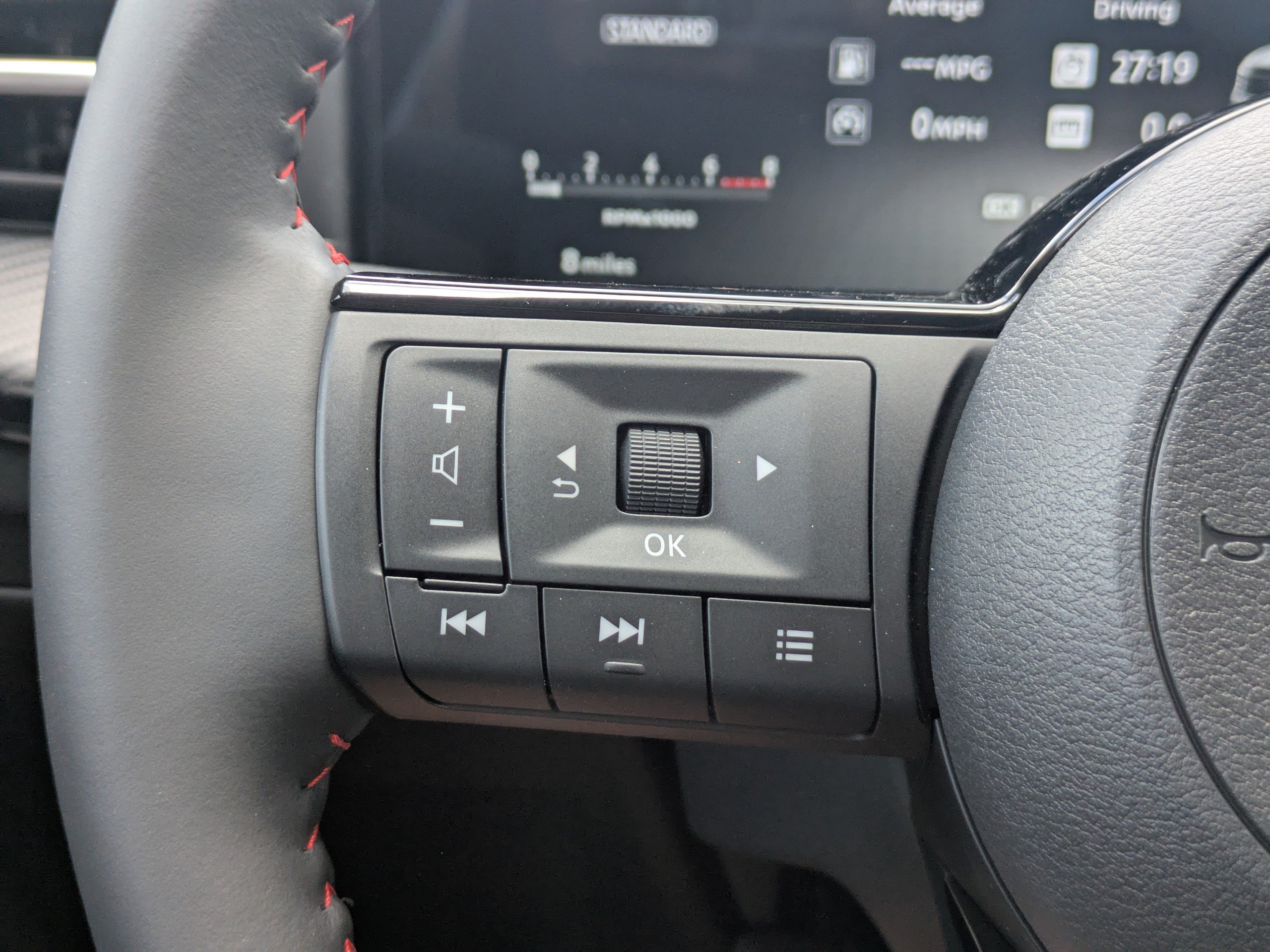 New 2026 Nissan Kicks SR FWD image 26