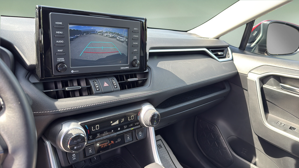 Used 2020 Toyota RAV4 XLE Premium AWD/4WD image 31