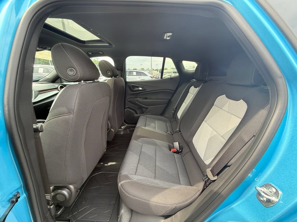 New 2026 Chevrolet Trax RS w/ Sunroof Package FWD image 21