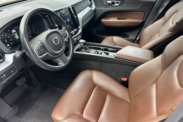 Used 2018 Volvo XC60 T6 Momentum w/ Convenience Package AWD/4WD image 9
