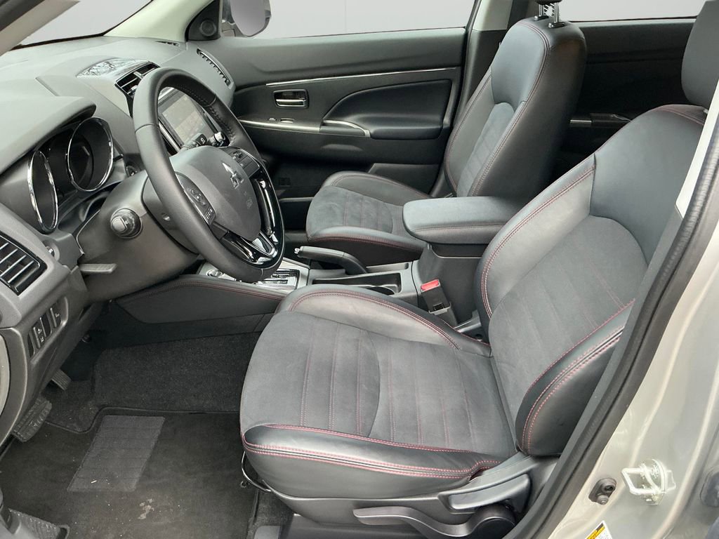 Used 2024 Mitsubishi Outlander Sport SE image 12