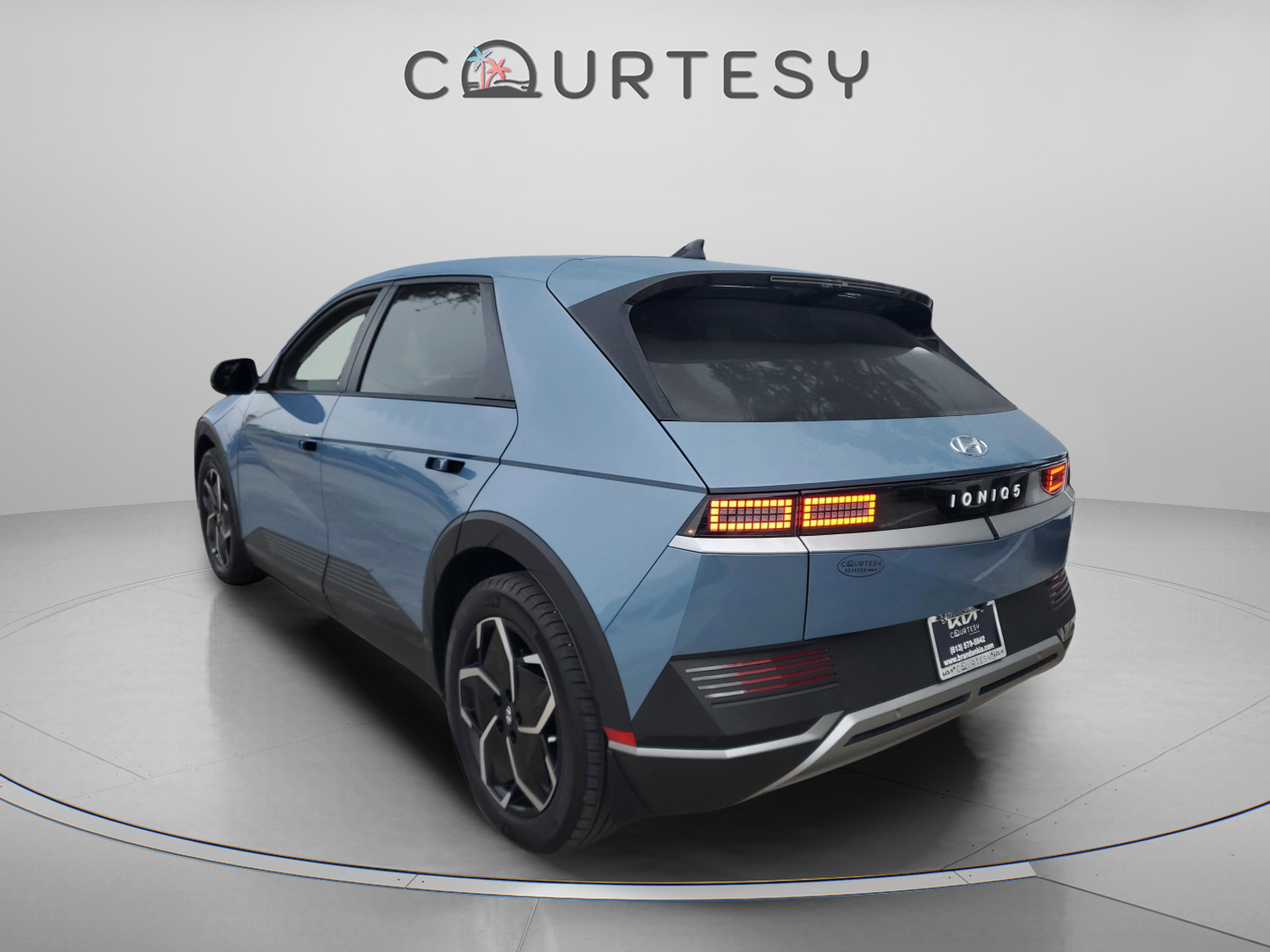 Used 2023 Hyundai Ioniq 5 SEL image 2