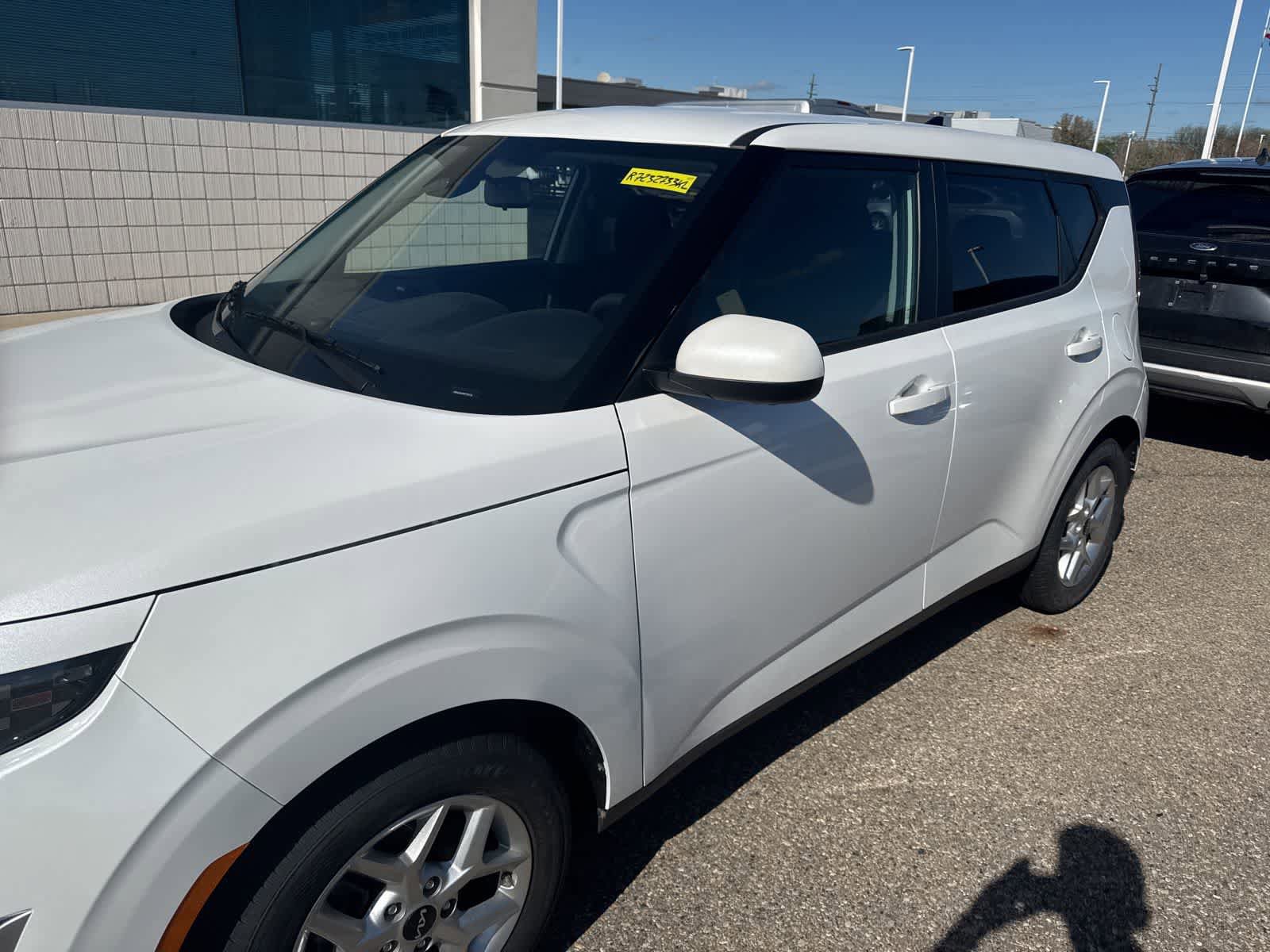 Used 2024 Kia Soul LX w/ Option Group 015 FWD image 3