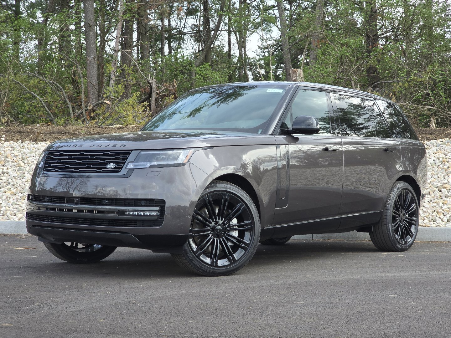 New 2026 Land Rover Range Rover Long Wheelbase SE image 2