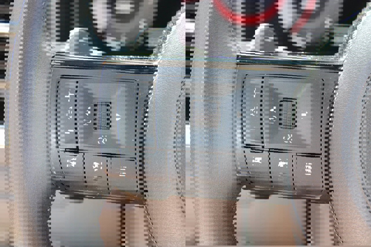 Used 2024 Nissan Rogue SL image 12