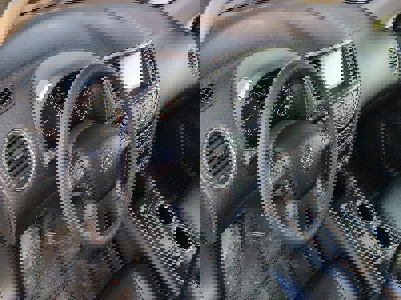 Used 2016 Nissan Pathfinder SL image 10