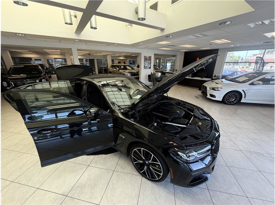 Used 2023 BMW 530e w/ M Sport Package RWD image 39
