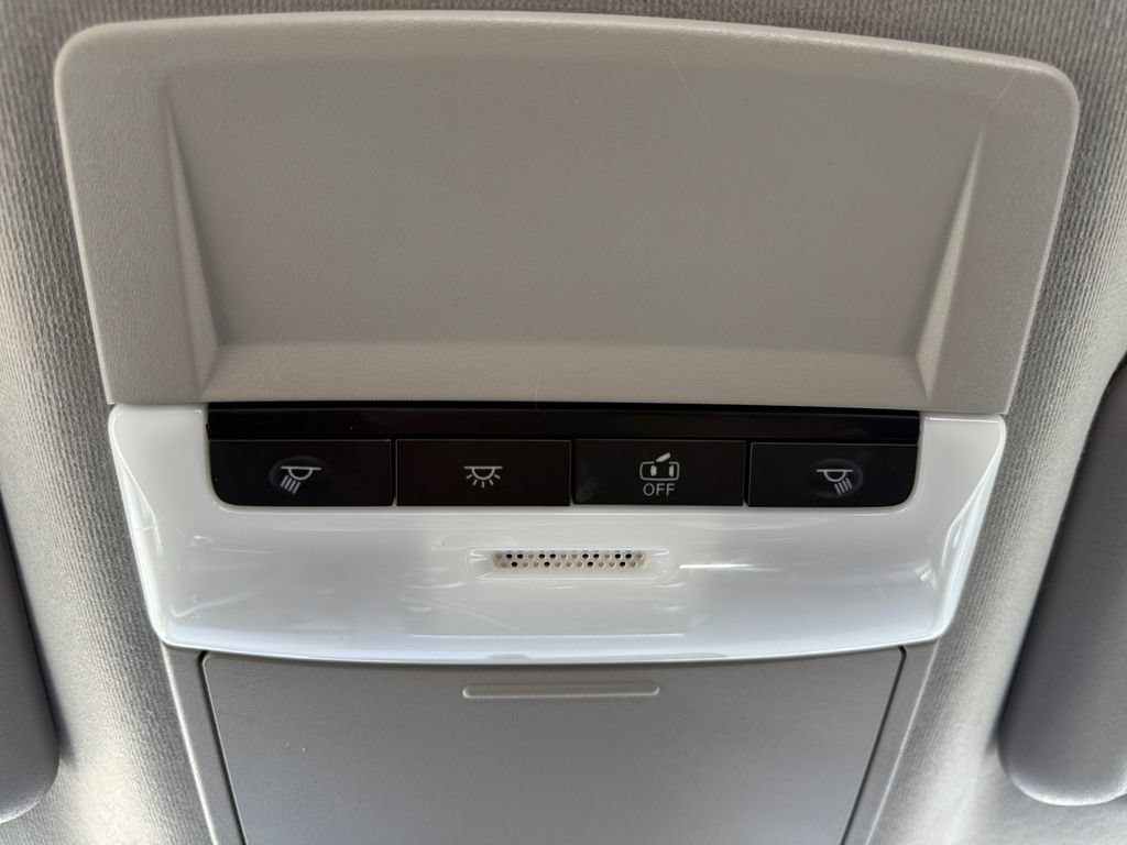 Used 2022 Nissan Sentra SR w/ Midnight Edition FWD image 17