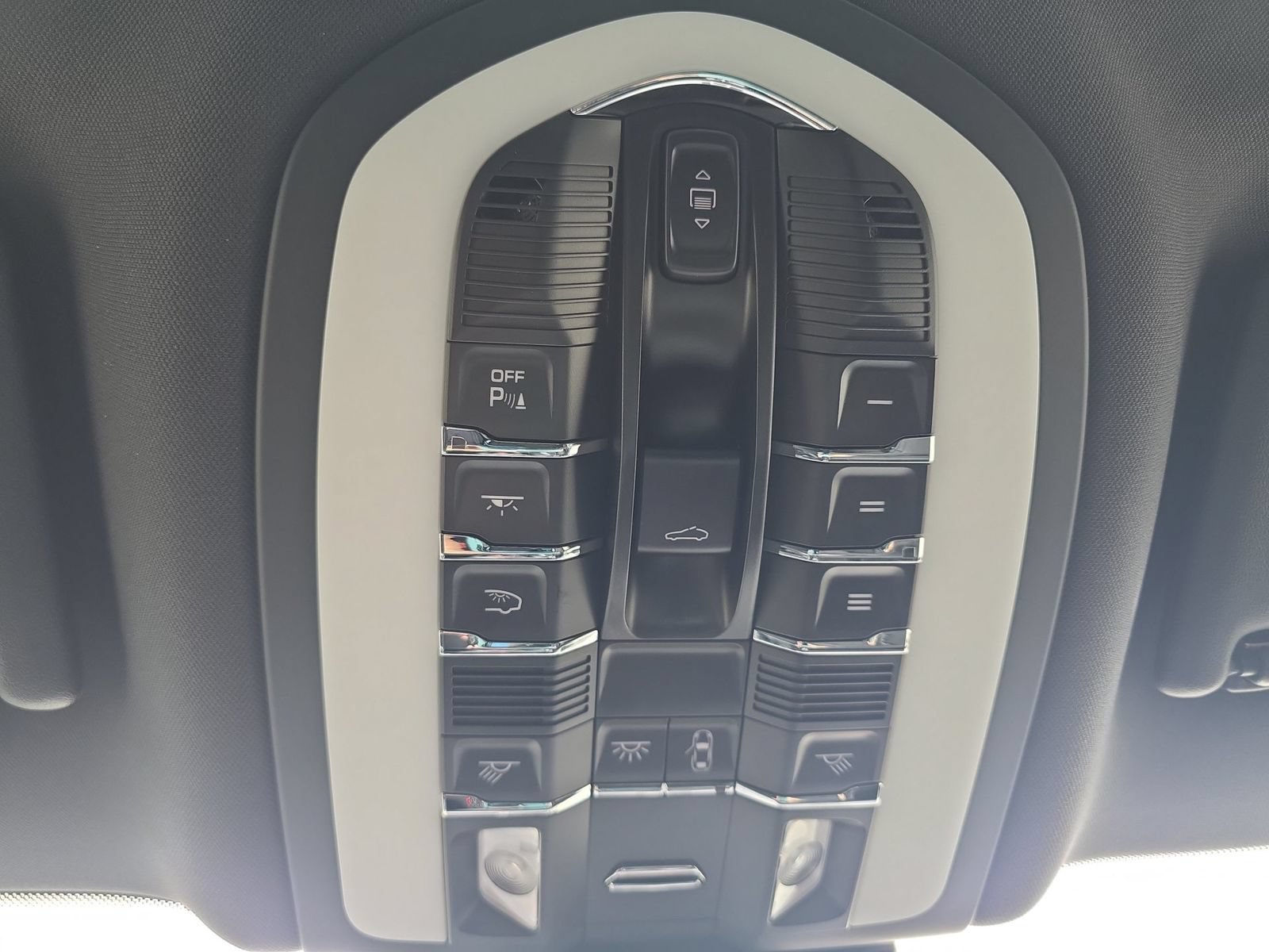 Certified 2026 Porsche Macan GTS AWD/4WD image 23