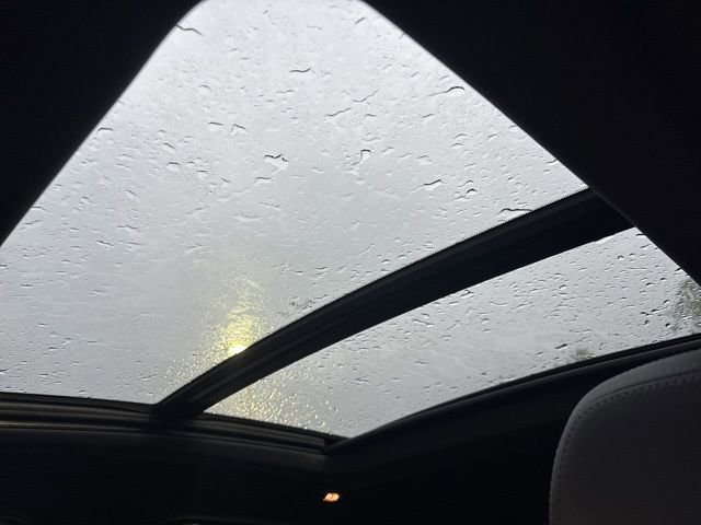 Used 2023 BMW X4 xDrive30i w/ M Sport Package AWD/4WD image 10