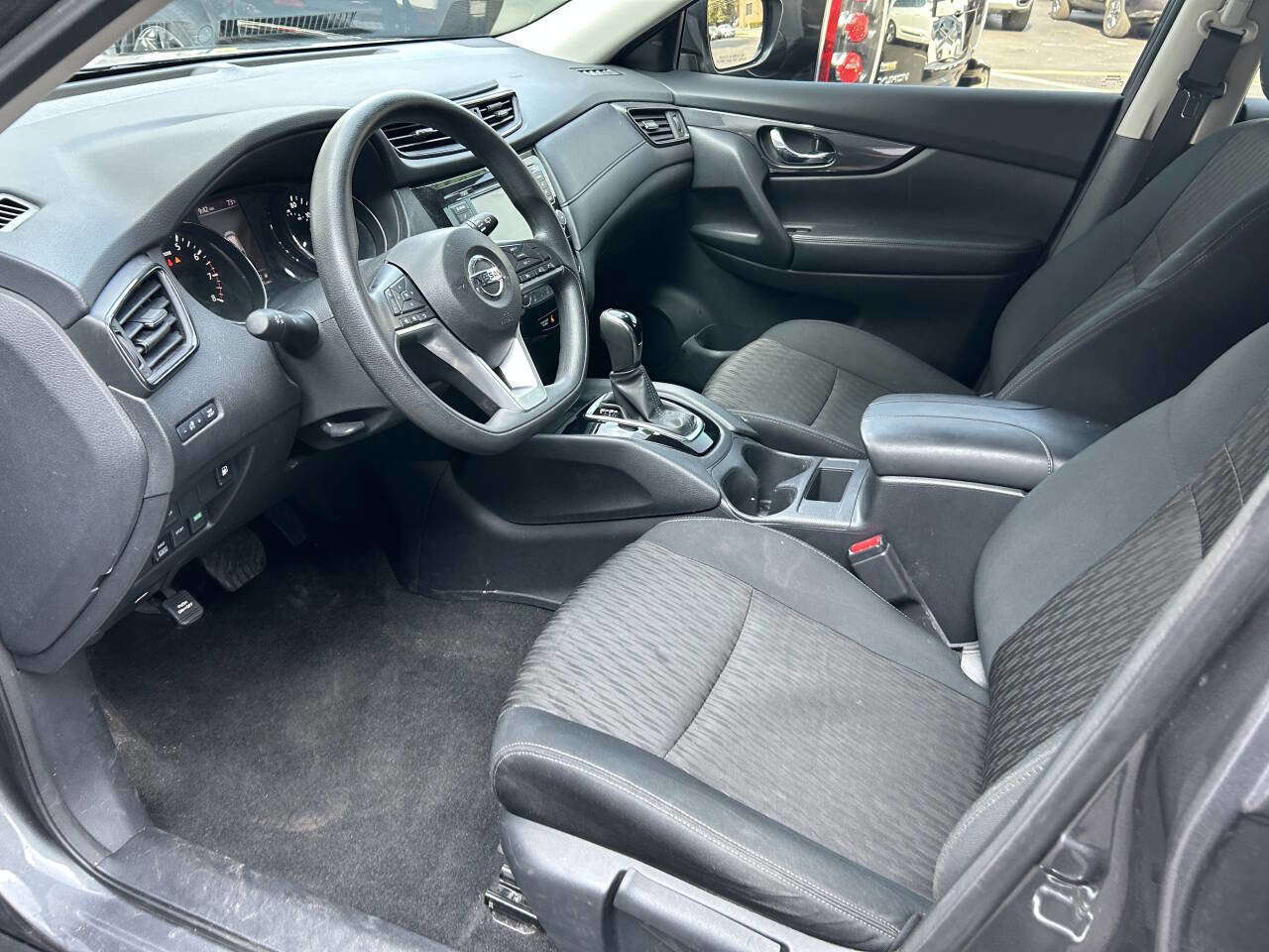 Used 2018 Nissan Rogue S image 11