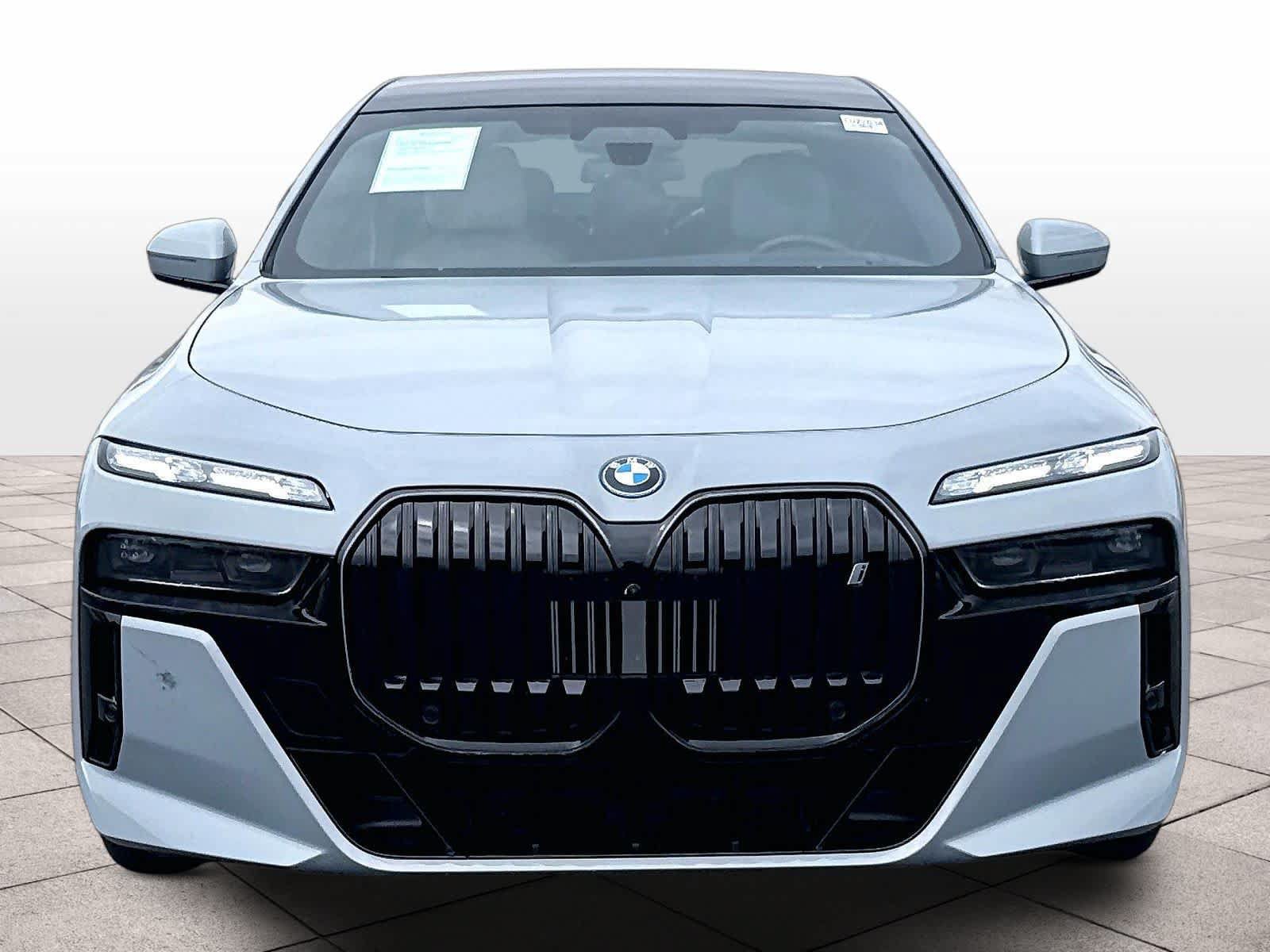 Used 2023 BMW i7 xDrive60 AWD/4WD image 2