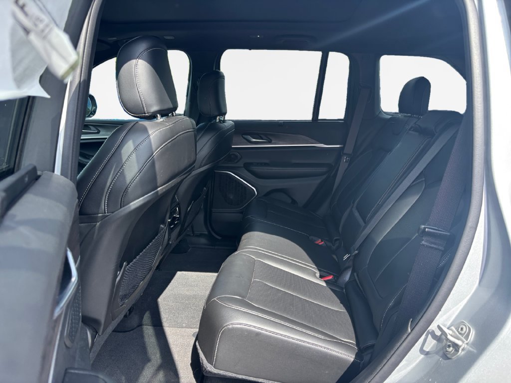 New 2025 Jeep Grand Cherokee Limited w/ Luxury Tech Group II AWD/4WD image 22