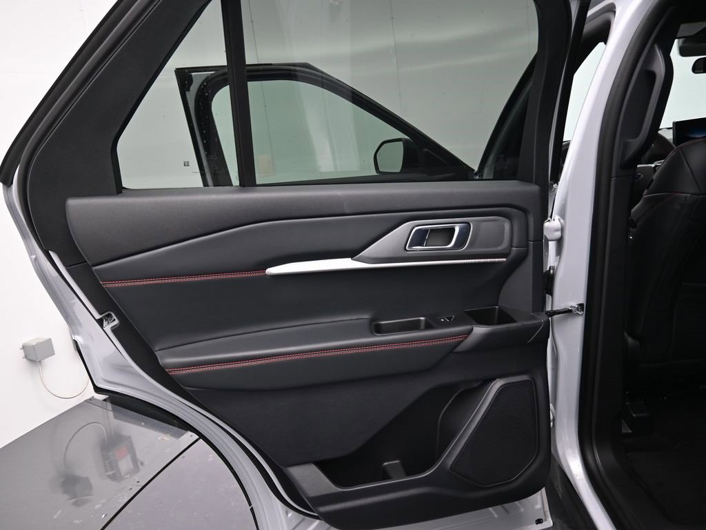 New 2026 Ford Explorer ST-Line w/ ST-Line Street Pack image 19