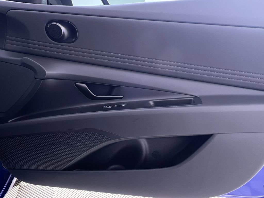 Used 2025 Hyundai Elantra Sport FWD image 27